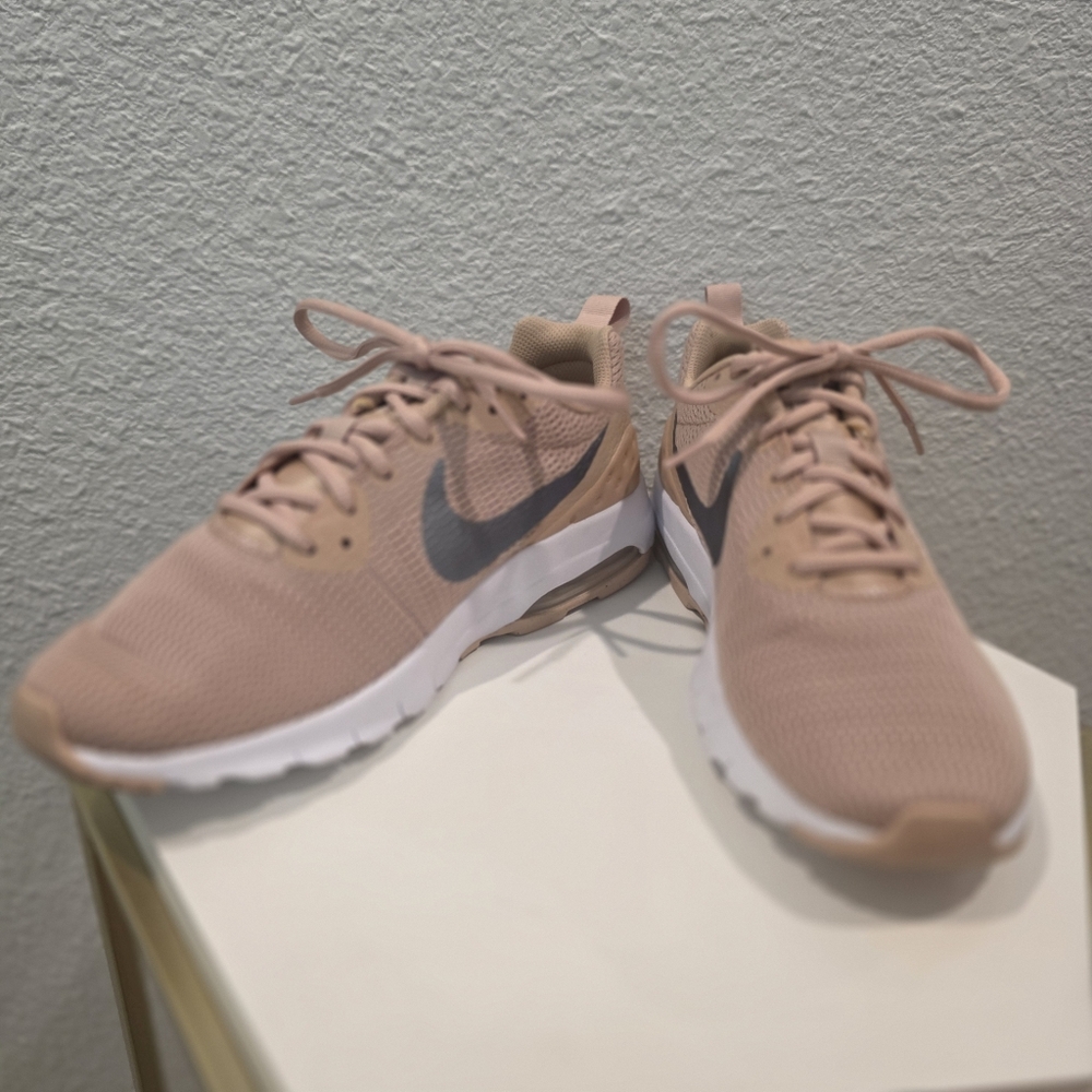 Nike Air Women's Size 9